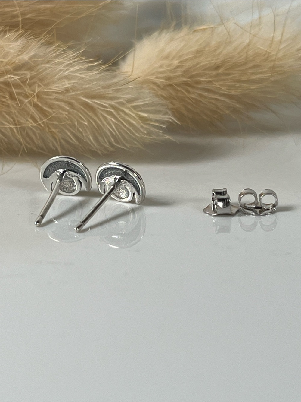 925 Solid Sterling Silver Bali Design Crescent Moon Larimar Stud Post Earrings - Picture 4 of 5